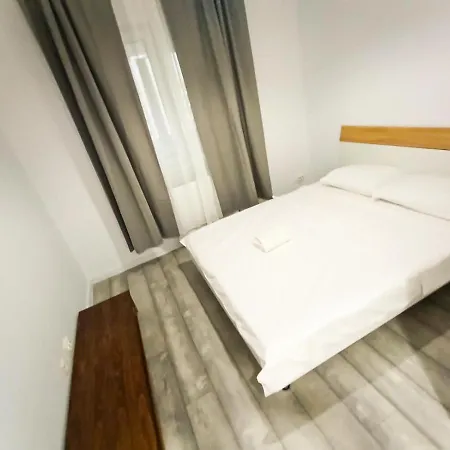 Apartment Quiet Retreat 1br Ap With Parking And Self Check In