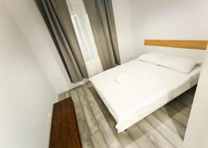 Apartment Quiet Retreat 1br Ap With Parking And Self Check In